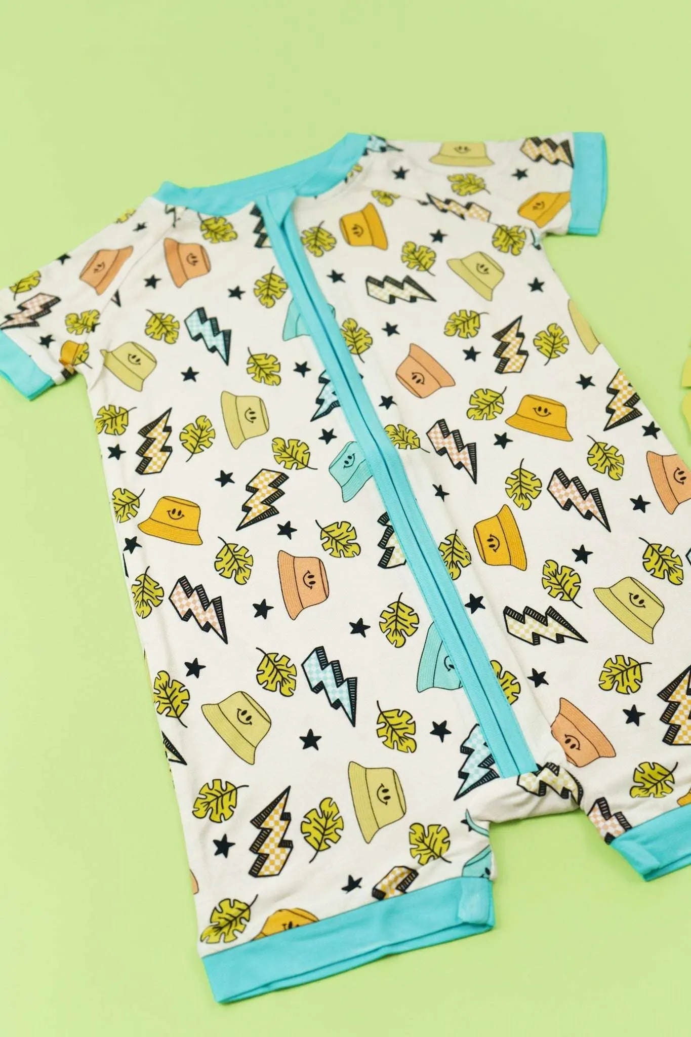 Bolting to the Beach Dream Shortie