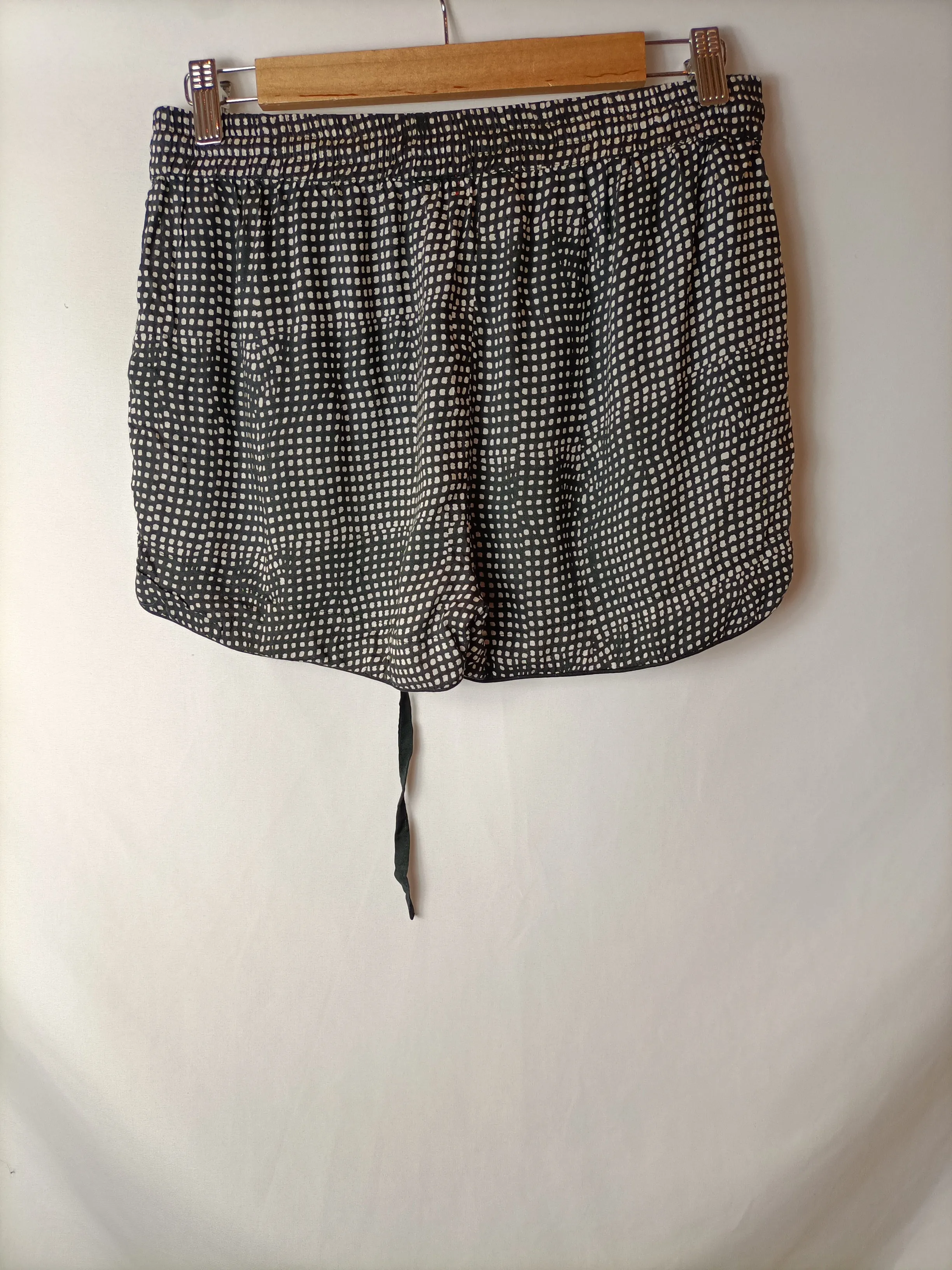 CLEMENTINA .Short fluido blanco y negro. T M