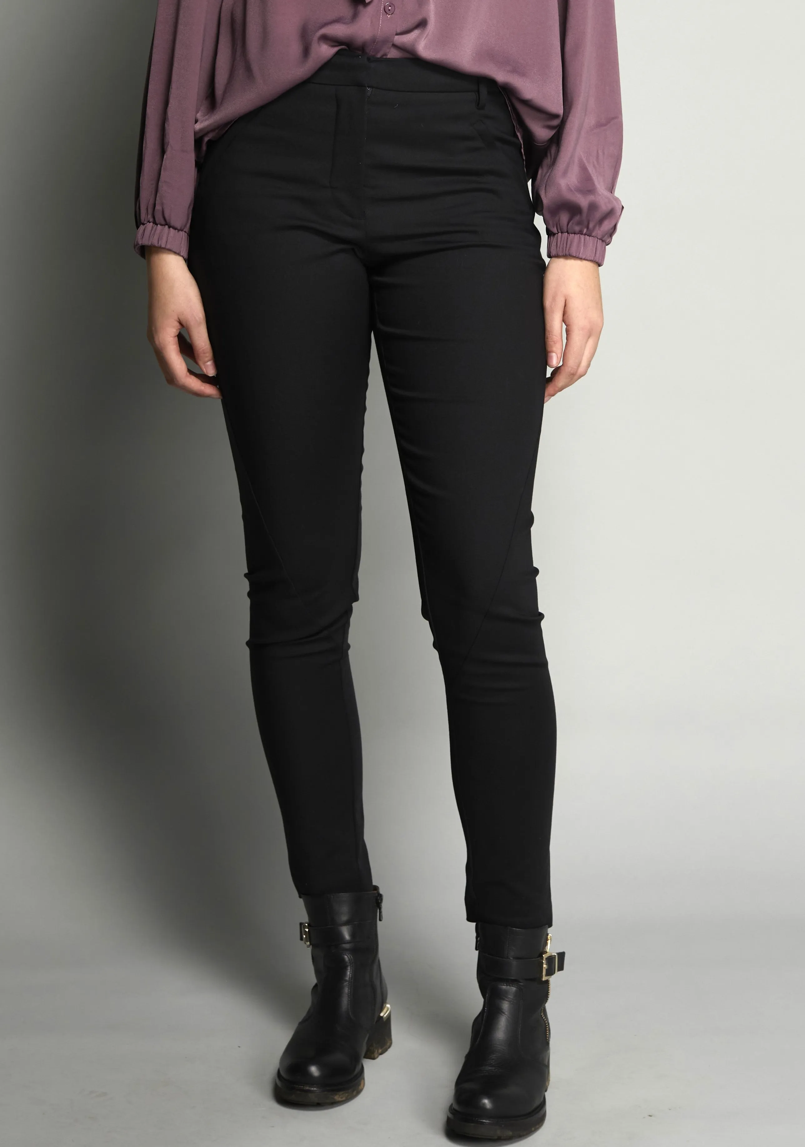 Drama Issy Curved Pant
