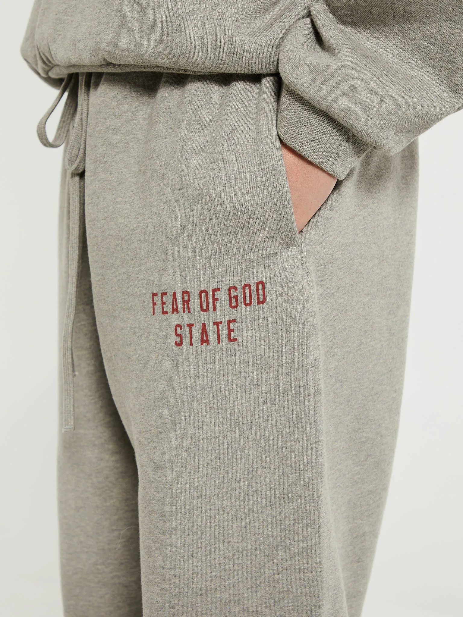 Fleece Essential Sweatpants in Dark Heather
