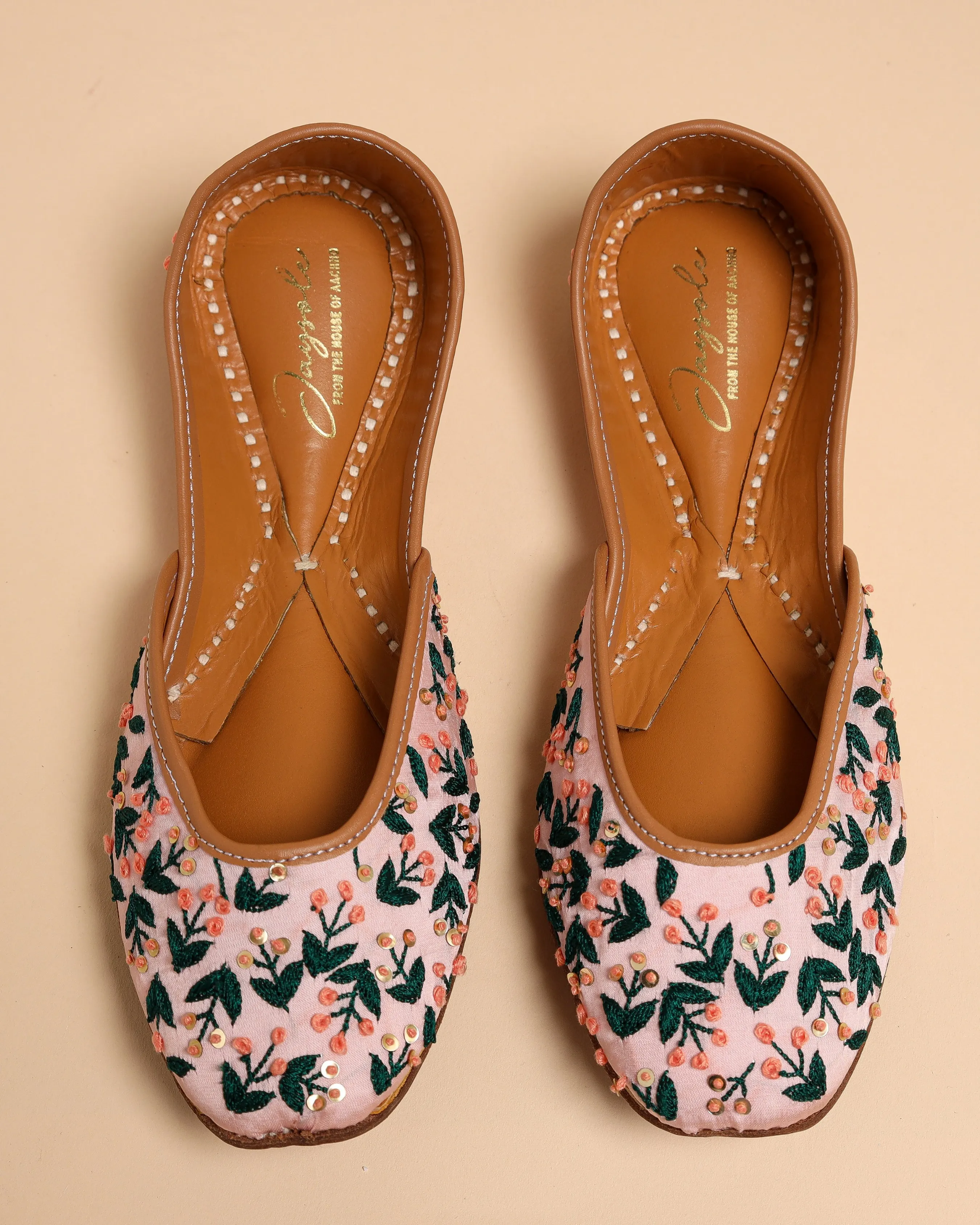 Green Petals Handcrafted Jutti