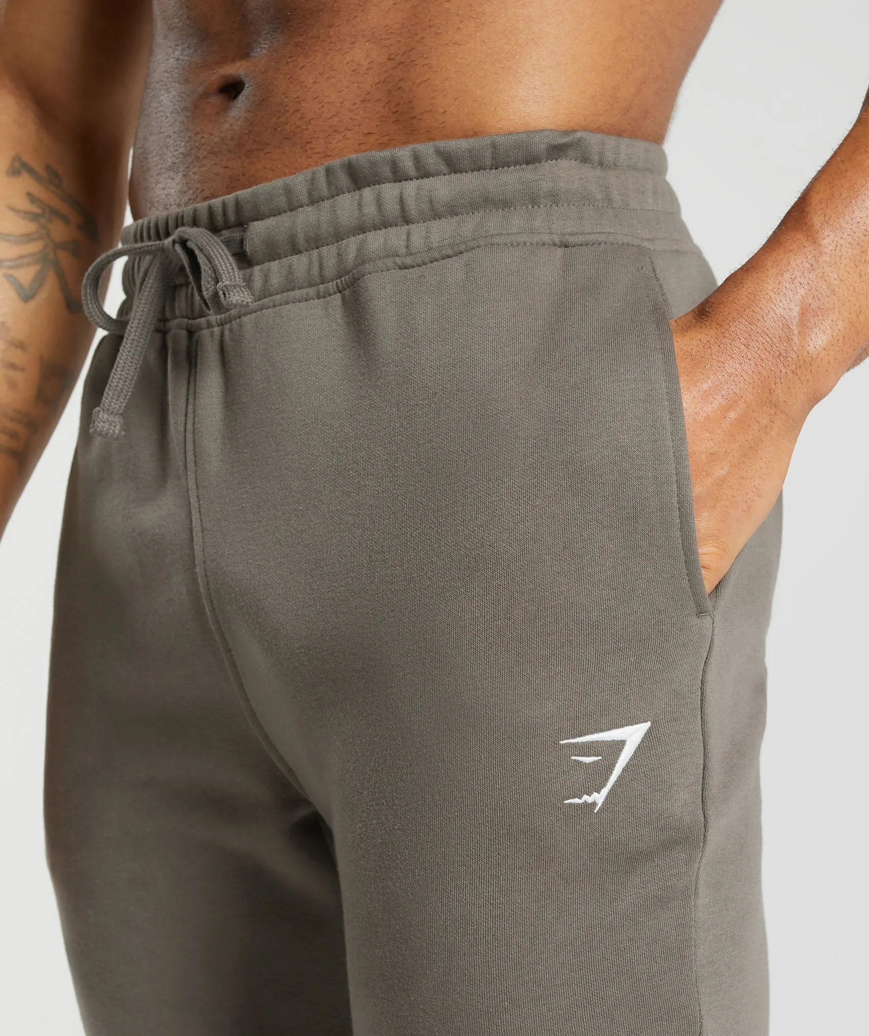 Gymshark Crest Joggers - Camo Brown