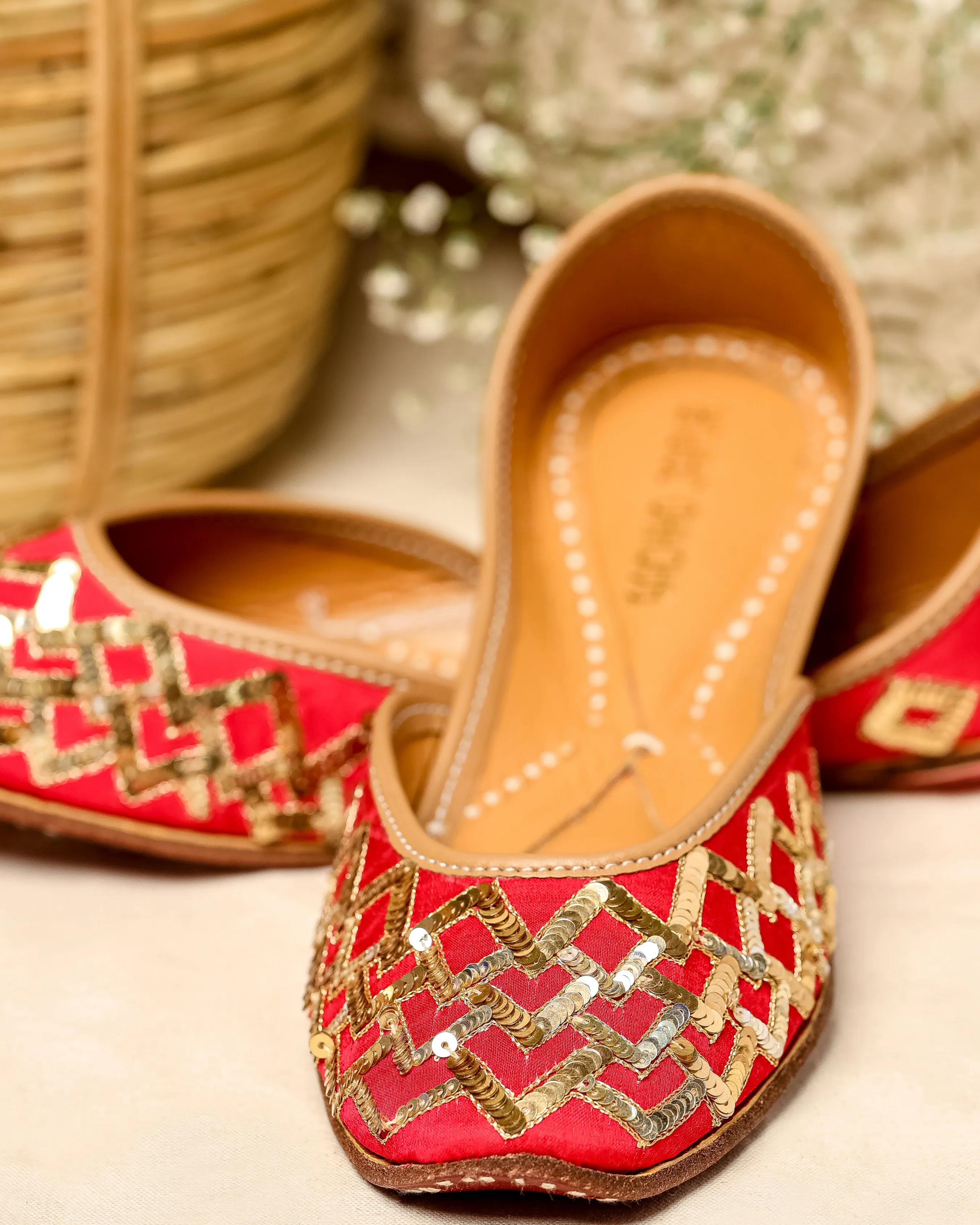 Red Mahogany Handcrafted Jutti