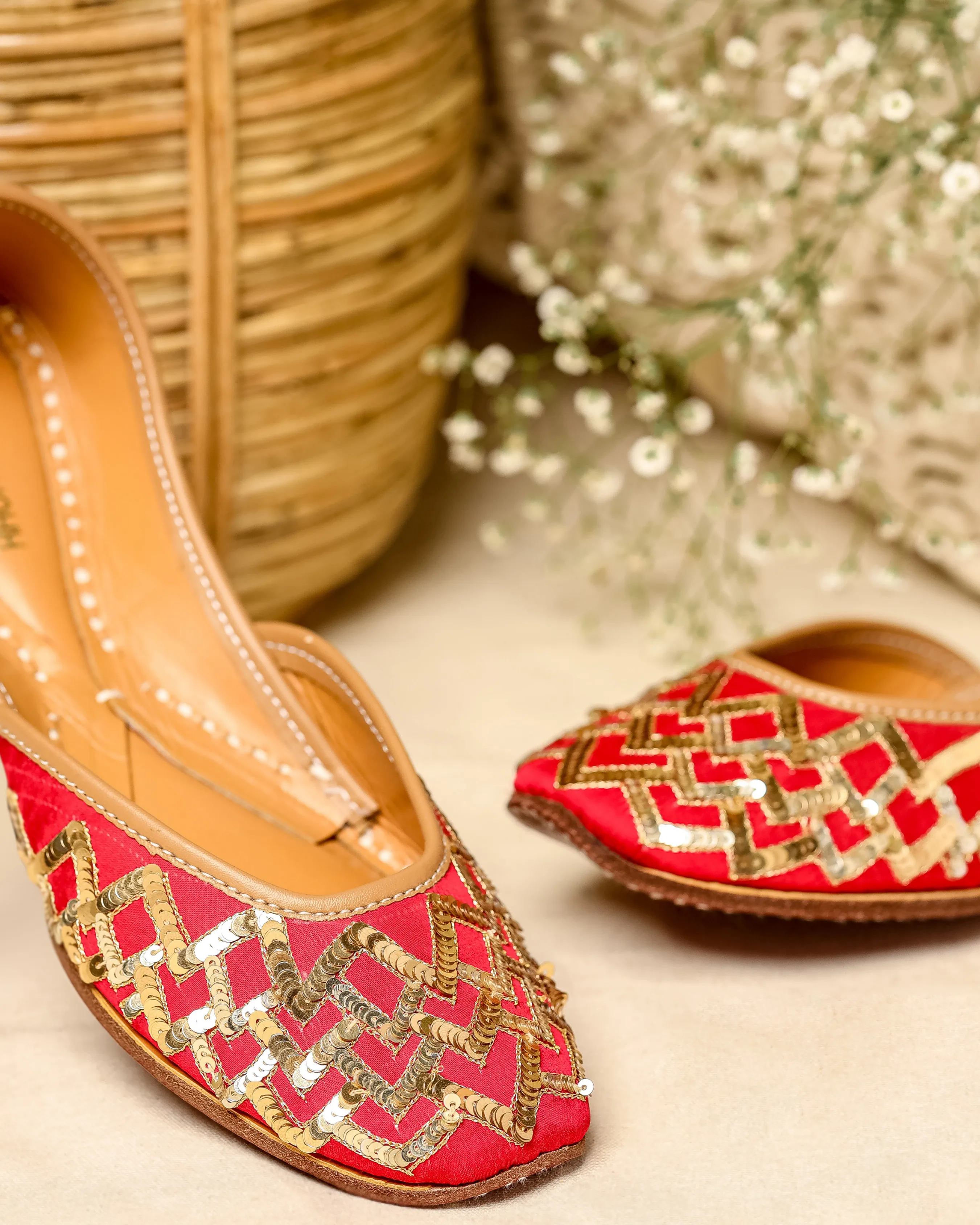 Red Mahogany Handcrafted Jutti